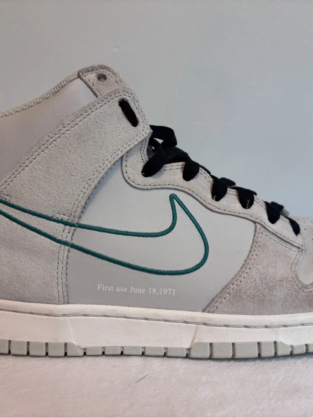 Nike Dunk High SE First Use - Light Bone Green Noise 2021 Size 9.5 M